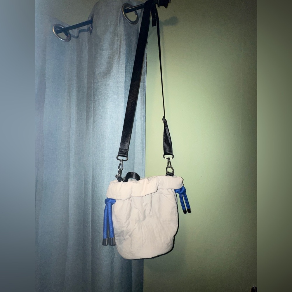 Compact Drawstring bucket Bag in Off-White with Blue Accents